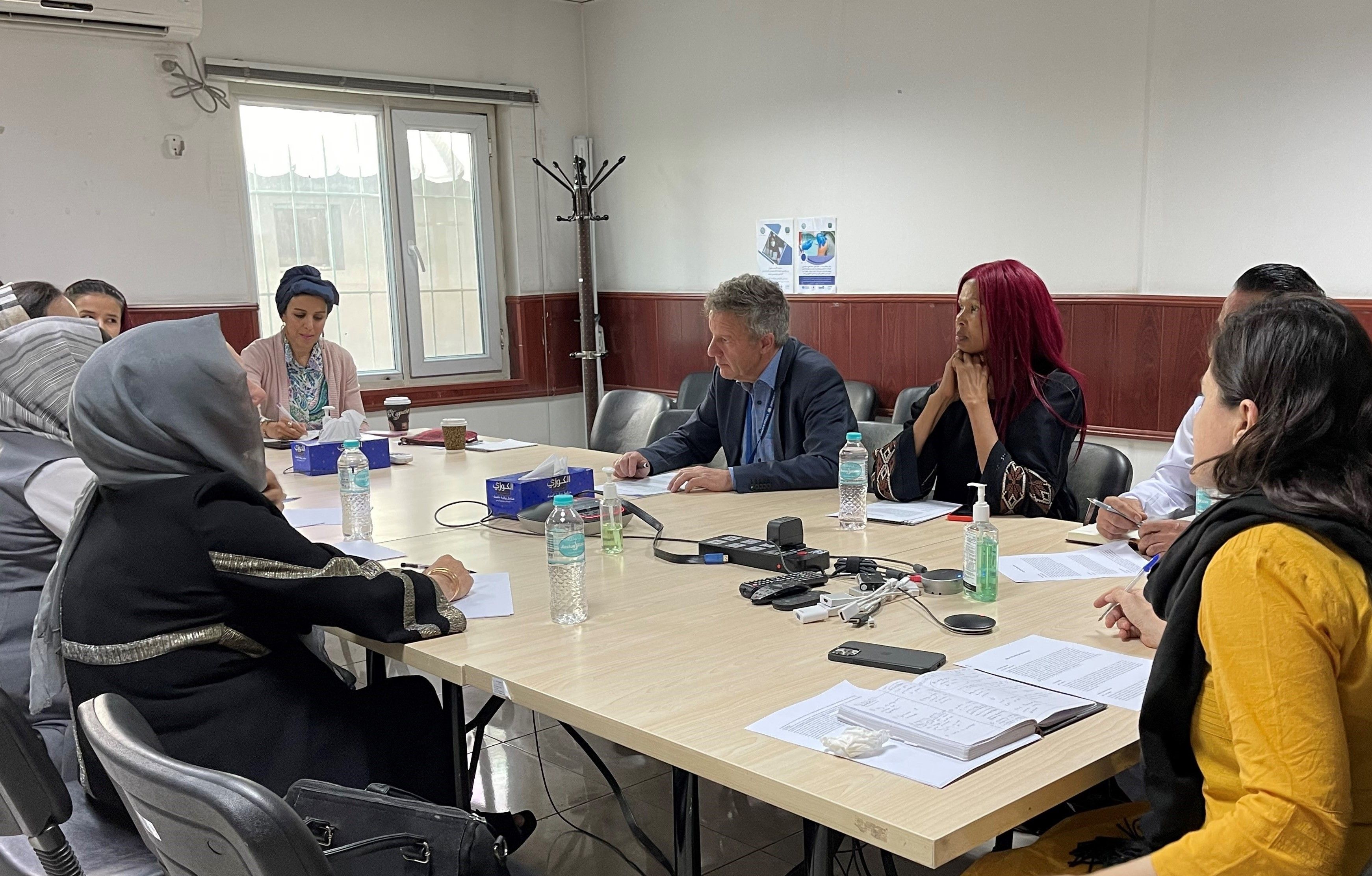 سرپرست یوناما در دیدار با شماری از بازرگان زن بر حمایت جامعه جهانی از حقوق زنان تاکید کرد