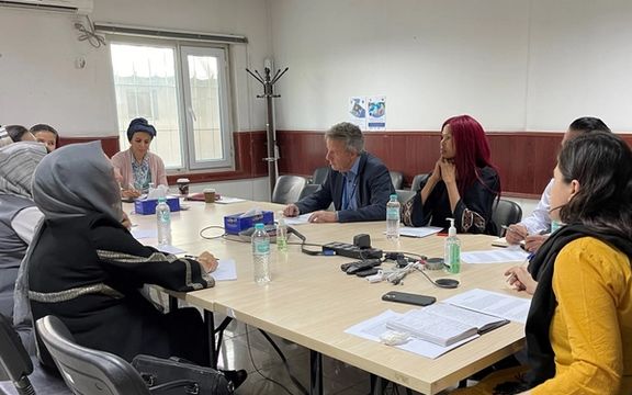 سرپرست یوناما در دیدار با شماری از بازرگان زن بر حمایت جامعه جهانی از حقوق زنان تاکید کرد