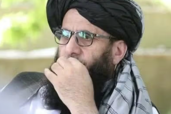 حكومة طالبان تقيل نائب وزير الداخلية بعد ضغوط من قادة متورطين بتهريب المخدرات