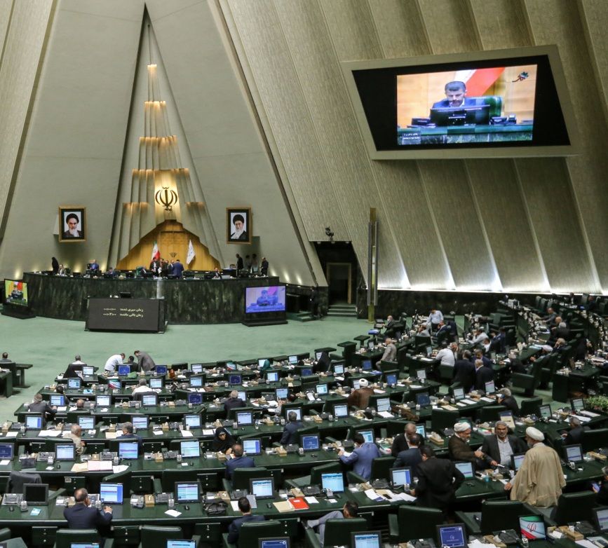 د ایران پارلمان وايي امریکا په افغانستان کې نږدې «یو میلیون» کسان وژلي