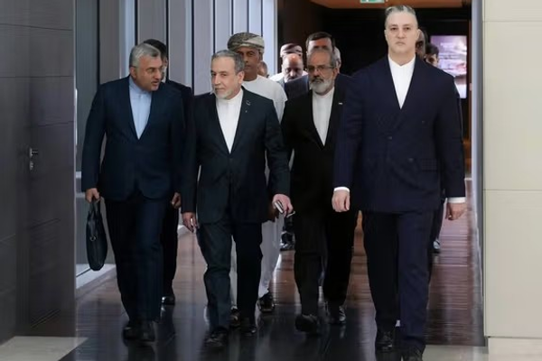 په مسقط کې به په څو شېبو کې د تهران او واشنګټن ترمنځ خبرې پيل شي