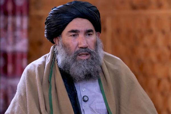 عبدالسلام ضعیف: د ستونزو حل یوازې د تفاهم له لارې کېدای شي او ګواښ د نااهلو خلکو کار دی