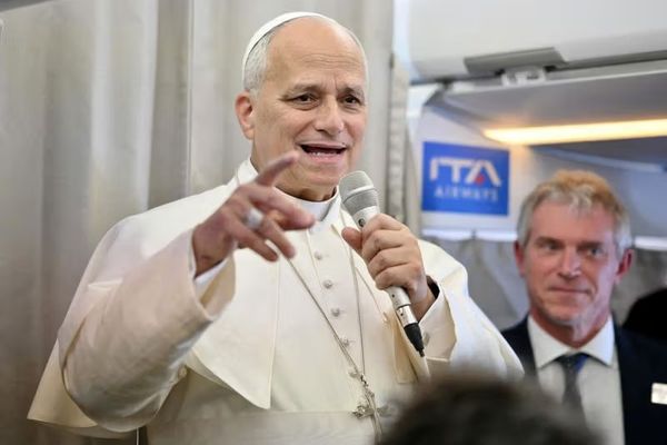 پاپ لیو له ټرمپ څخه وغوښتل چې د مادورو پر وړاندې له پوځي اقدام څخه ډډه وکړي