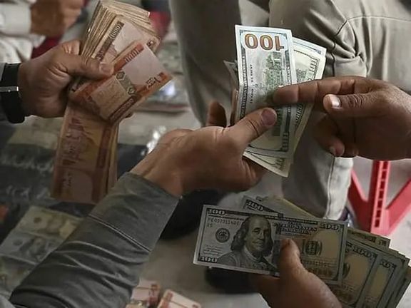 کاهش ارزش پول افغانی؛ یک دالر به نزدیک به ۷۶ افغانی رسید
