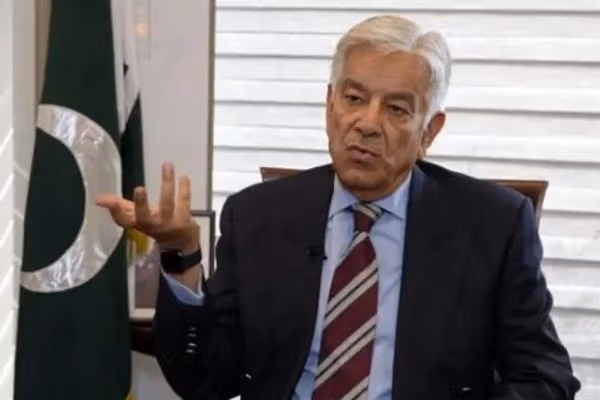 د پاکستان دفاع وزیر: له طالبانو سره هر ډول هوکړه باید په لیکلې بڼه وي