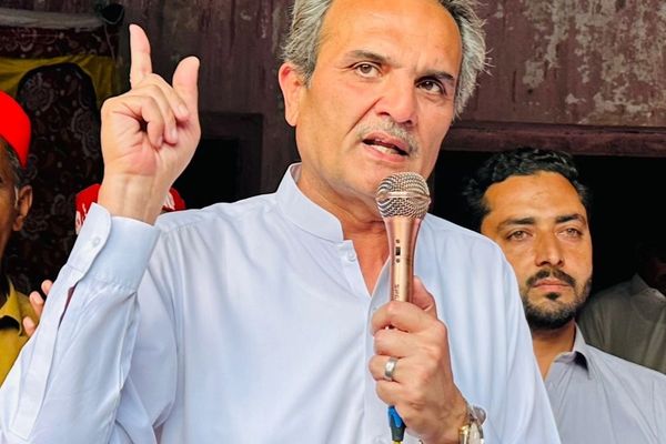حیدر خان هوتي: په ۱۳ کلونو کې د پښتونخوا پور له ۱۰۰ څخه تر ۱۰۰۰ میلیاردو کلدارو ته رسېدلی