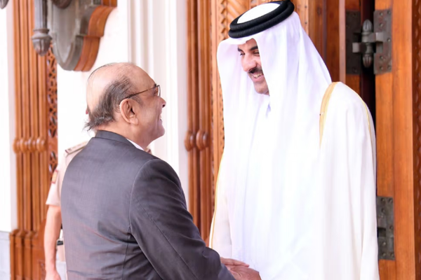 الرئيس الباكستاني يناقش مع أمير قطر المستجدات حول أفغانستان