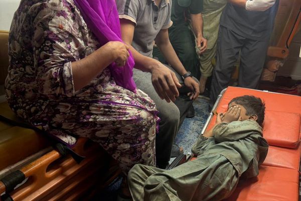 د پاکستان په کراچۍ کې د سختو بادونو او بارانونو له امله ۱۸ کسان مړه شوي دي