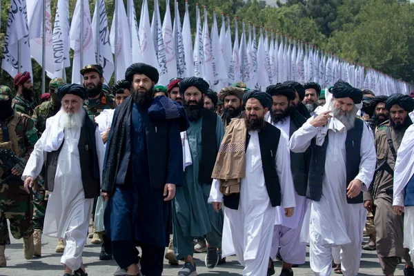 نشریه امریکایی نیولاینز: اسلامآباد برای تغییر رژیم در کابل برنامهریزی میکند