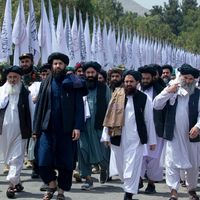 نشریه امریکایی نیولاینز: اسلامآباد برای تغییر رژیم در کابل برنامهریزی میکند