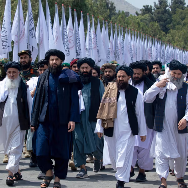 نشریه امریکایی نیولاینز: اسلامآباد برای تغییر رژیم در کابل برنامهریزی میکند