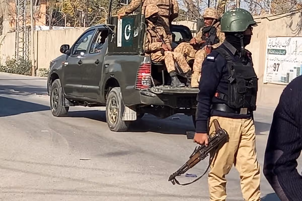 اسلامآباد از بازداشت یک فرمانده ارشد گروه «اتحاد مجاهدین پاکستان» خبر داد