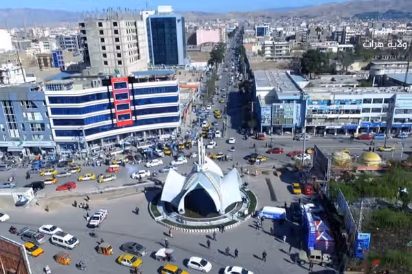 یک شهروند از هرات: «طالبان خانههای کارمندان سابق قول اردوی هرات را غصب کرده است»