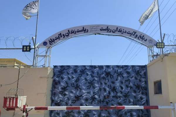 طالبانو د بلخ او هرات له مرکزي زندانونو د ۳۵ ښځو په ګډون ۴۱۲ بندیان خوشې کړي دي