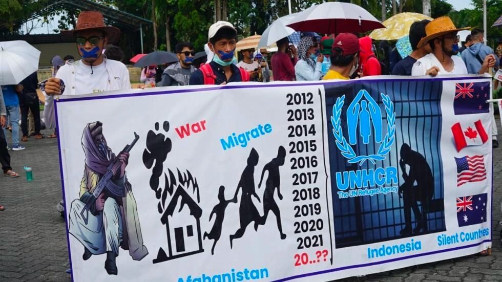 کاربران شبکه اکس کارزاری را برای رسیدگی به وضعیت مهاجران افغان در اندونیزیا راه‌ انداختند