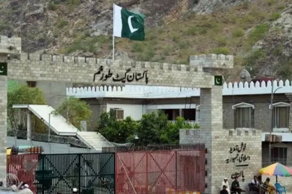 Pakistan Closes Torkham Crossing After Afghanistan Internet Blackout