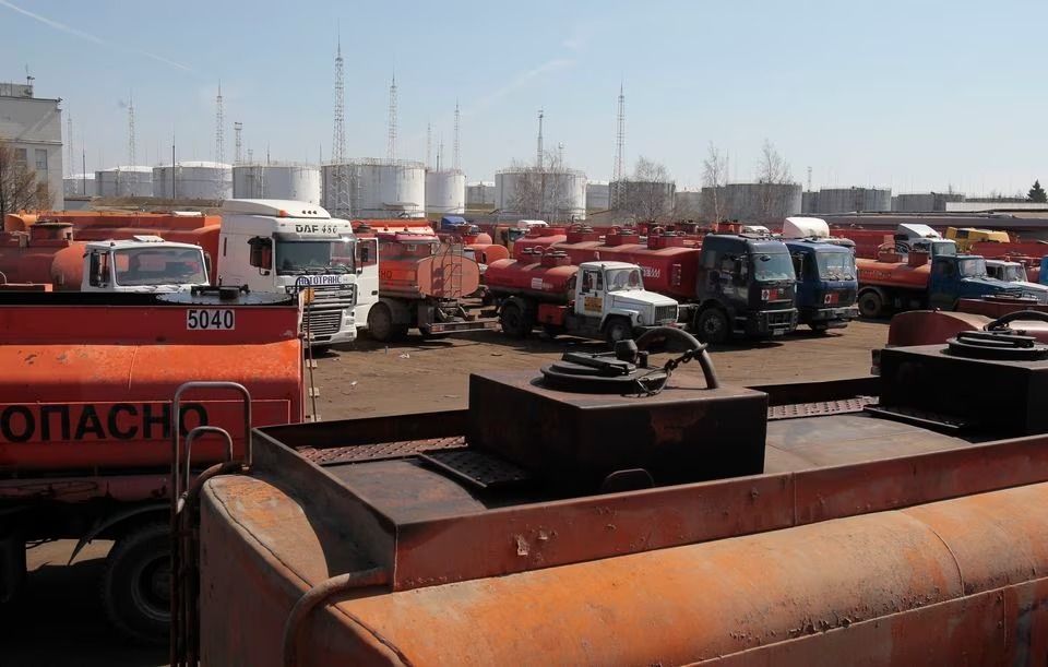 روسیه، یکی از بزرگ‌ترین تولیدکنندگان نفت در جهان، با کمبود مواد سوختی رو به رو است