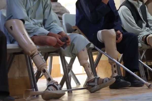 سره صلیب په بلخ کې نږدې څلور زره کسانو ته د بدن مصنوعي اندامونه جوړ کړي دي