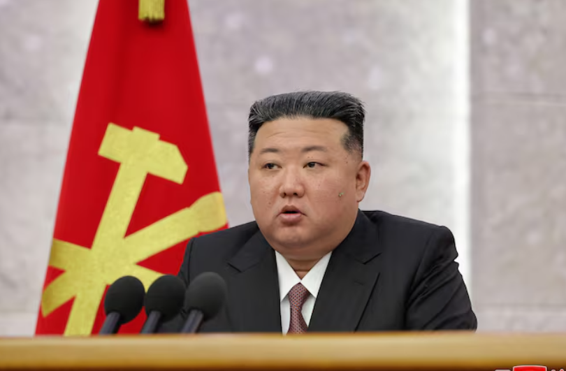 رهبر کوریای شمالی در دیدار با مقام‌های دفاعی روسیه بر همکاری نظامی میان دو کشور تاکید کرد