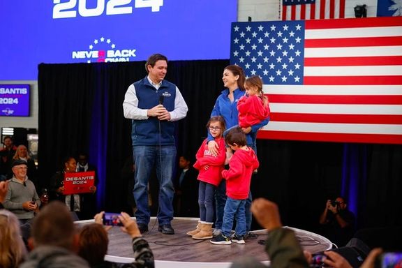 ران دسنتیس با حمایت از دونالد ترامپ از رقابت مقدماتی ریاستجمهوری امریکا کنارهگیری کرد