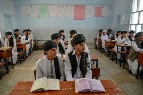 په ښوونځیو کې د جبري لونګۍ په سرولو له امله خلک ناراضه دي