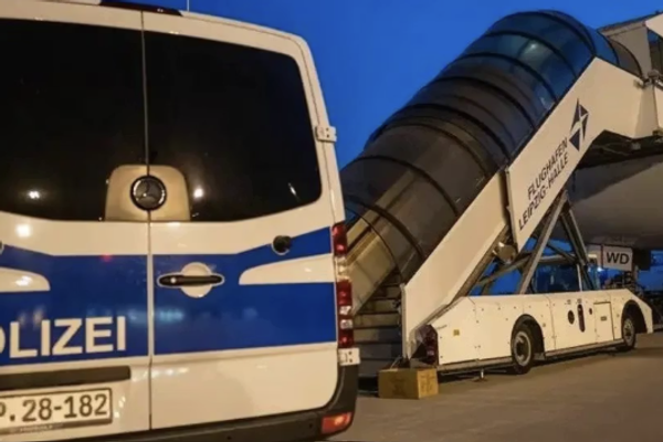 فشل أوروبا في ترحيل اللاجئين يمنح طالبان فرصة للابتزاز الدبلوماسي