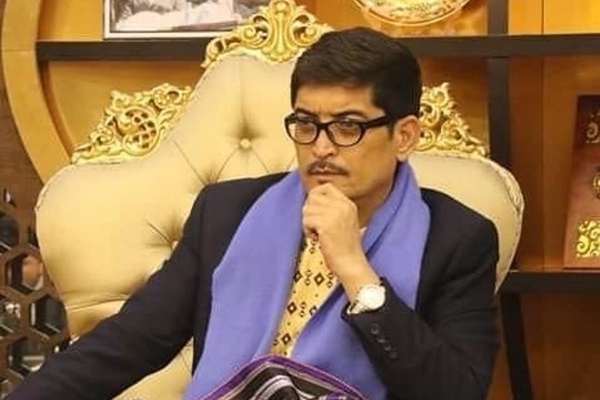 طالبانو په بلخ کې د عباس ابراهیمزاده د کورنۍ جایدادونه د دولتي ملکیت په توګه ثبت کړل