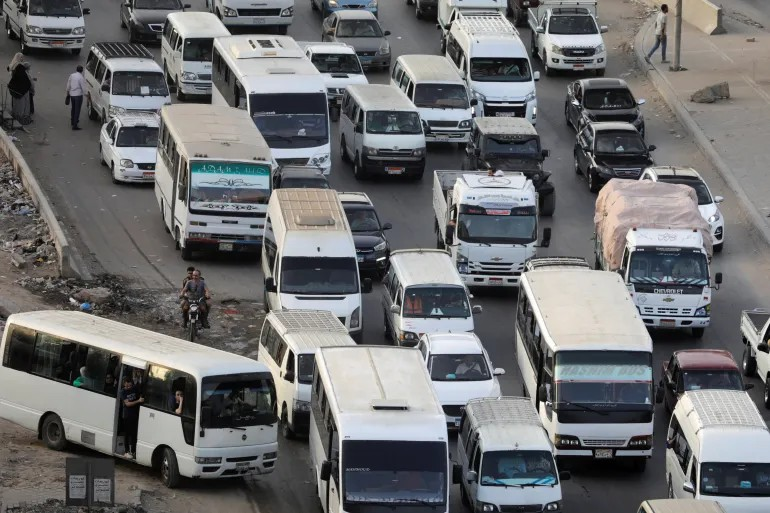 د مصر په شمال ختیځ کې د یوې ټرافیکي پېښې له امله ۱۸ کسان مړه او ۳ نور ټپیان شوي دي