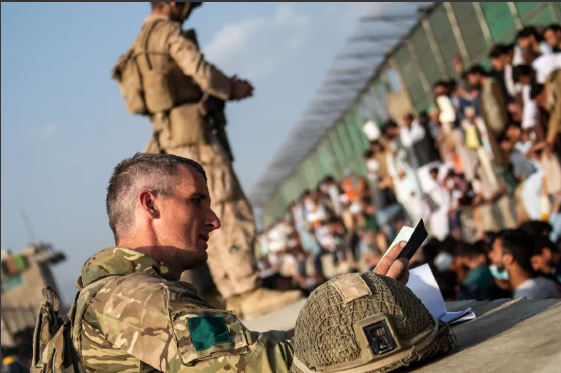 خطای میلیاردی؛ بریتانیا هزاران افغان را به دلیل یک اشتباه به لندن منتقل می‌کند