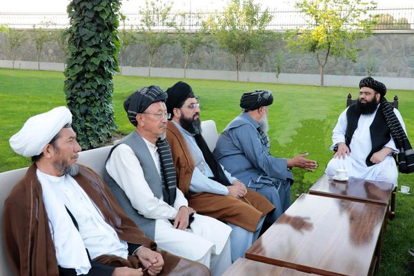 اهل تشیع دیني عالمانو له طالبانو غوښتي چې په ایران کې د «افغان کډوالو» د ستونزو حل ولټوي