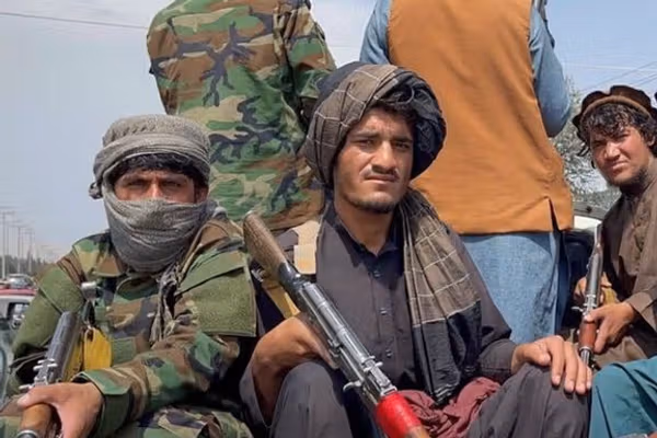 د طالبانو نظامي محکمو په درېیو میاشتو کې له زرو ډېر کسان په بند محکوم کړي