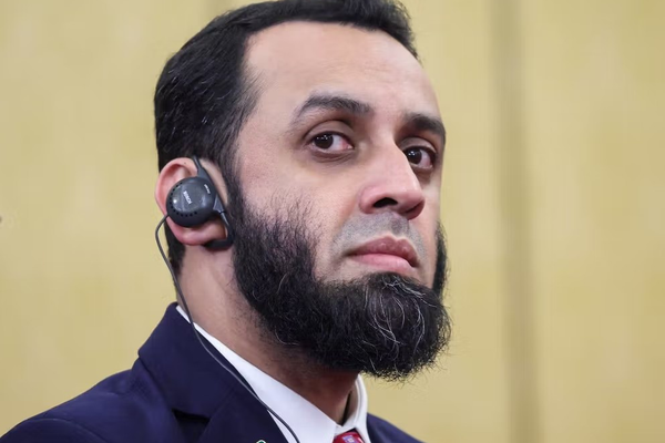 وزير الإعلام الباكستاني: طالبان تستخدم المدمنين دروعاً بشرية