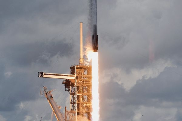 رواد فضاء من أميركا وروسيا واليابان يتوجهون إلى محطة الفضاء الدولية