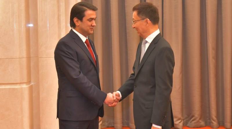 مقامات تاجیکستان و چین با گفت‌وگو درباره افغانستان، بر تقویت مبارزه با تروریسم توافق کردند