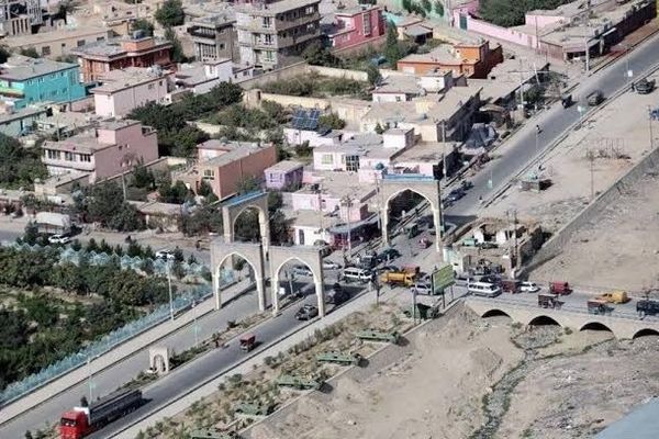 د کابل - کندهار پر لویه لاره د ټرافیکي پېښې له امله ۴ کسان مړه شوي