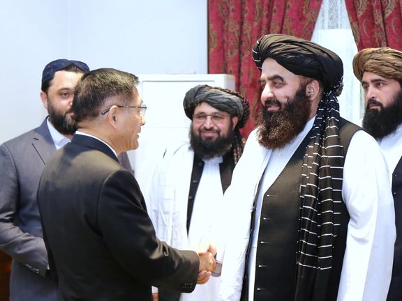 Toliq fotosetni koring Ufadagi jinsiy erotika eng yaxshisi, bobolari bilan talabalar