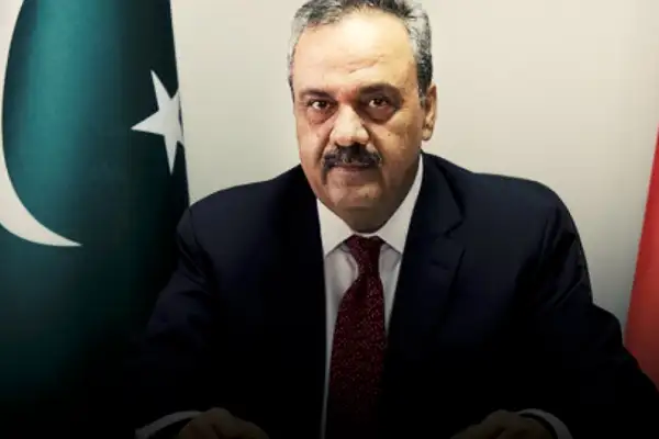 اصف درانی: پاکستان د افغانستان په اړه ګڼې تېروتنې کړې دي