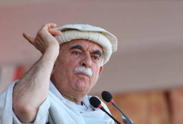 محمود خان اڅکزي له تحریک انصاف ګوند د مدني نافرمانۍ د ځنډولو غوښتنه کړې