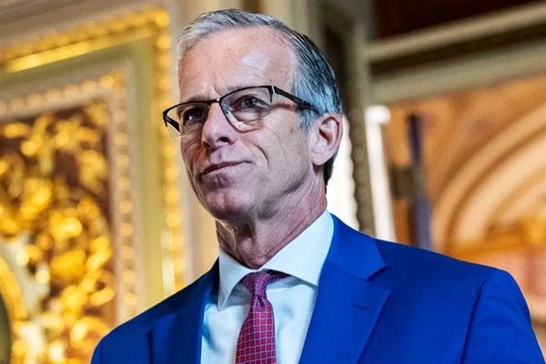 امریکایي سناتور: ټرمپ د ایران پر وړاندې د «ځواک له لارې د سولې تګلاره» څاري