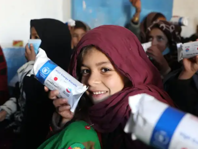 د خوړو نړۍوال پروګرام وايي، په افغانستان کې ډیری ماشومان په وږي نس ښوونځي ته ځي 