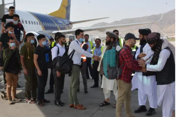 25 Afghan Military Officers Return to Kabul from India, Says Taliban MoD