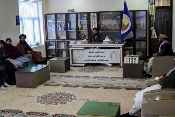 طالبانو په غور ولایت کې له خبریالانو سره د رسنیزو فعالیتونو پر ښه والي ناسته کړې