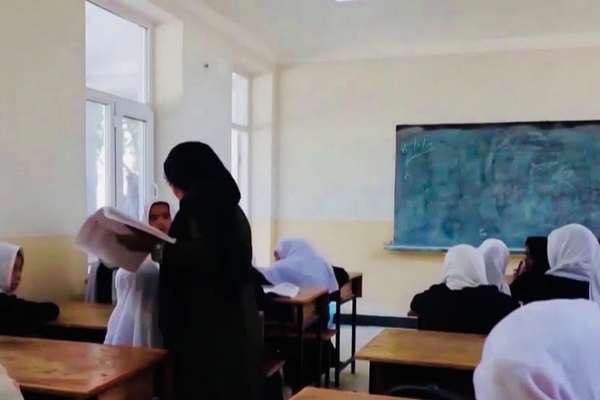 یوه ښوونکې: د ښوونکې په نړۍواله ورځ مو هم د عادي ورځو په څېر تدریس وکړ