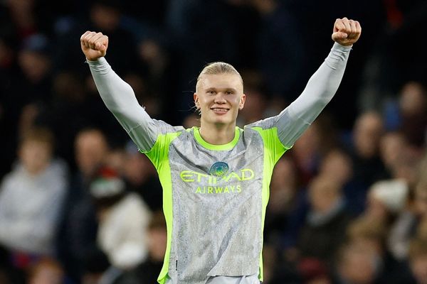 منچسترسیتی با پیروزی مقابل کریستال پالاس فشار را بر آرسنال حفظ کرد