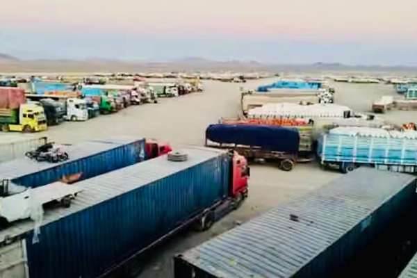 د فراه اوسېدونکی: د شیخ ابونصر فراهي بندر تړل کېدو خلک له ګڼو اقتصادي ستونزو سره مخ کړي