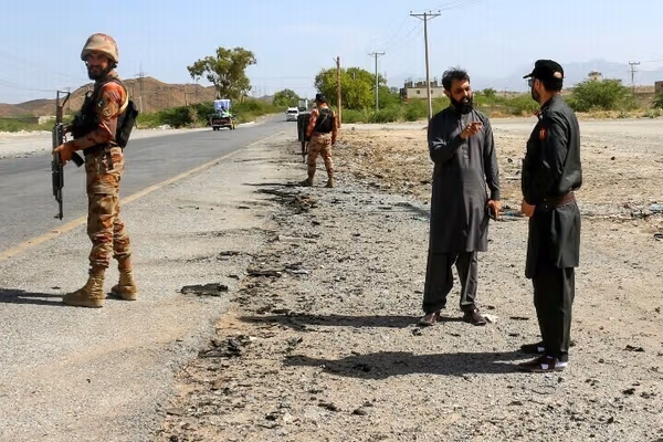 شبهنظامیان در بلوچستان پاکستان 'به تأسیسات دولتی حمله کردند'