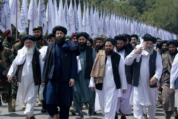 مجلة "نيو لاينز" الأميركية: إسلامآباد تخطط لتغيير النظام في كابل