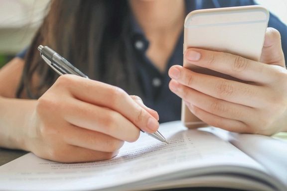 دولت فیلپین استفاده از گوشیهای هوشمند را برای دانشآموزان مکاتب ممنوع کرد