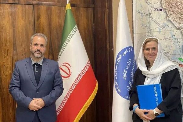 یونیسف له ایران سره د افغان ماشومانو او میرمنو د ملاتړ هوکړه لاسلیک کړې