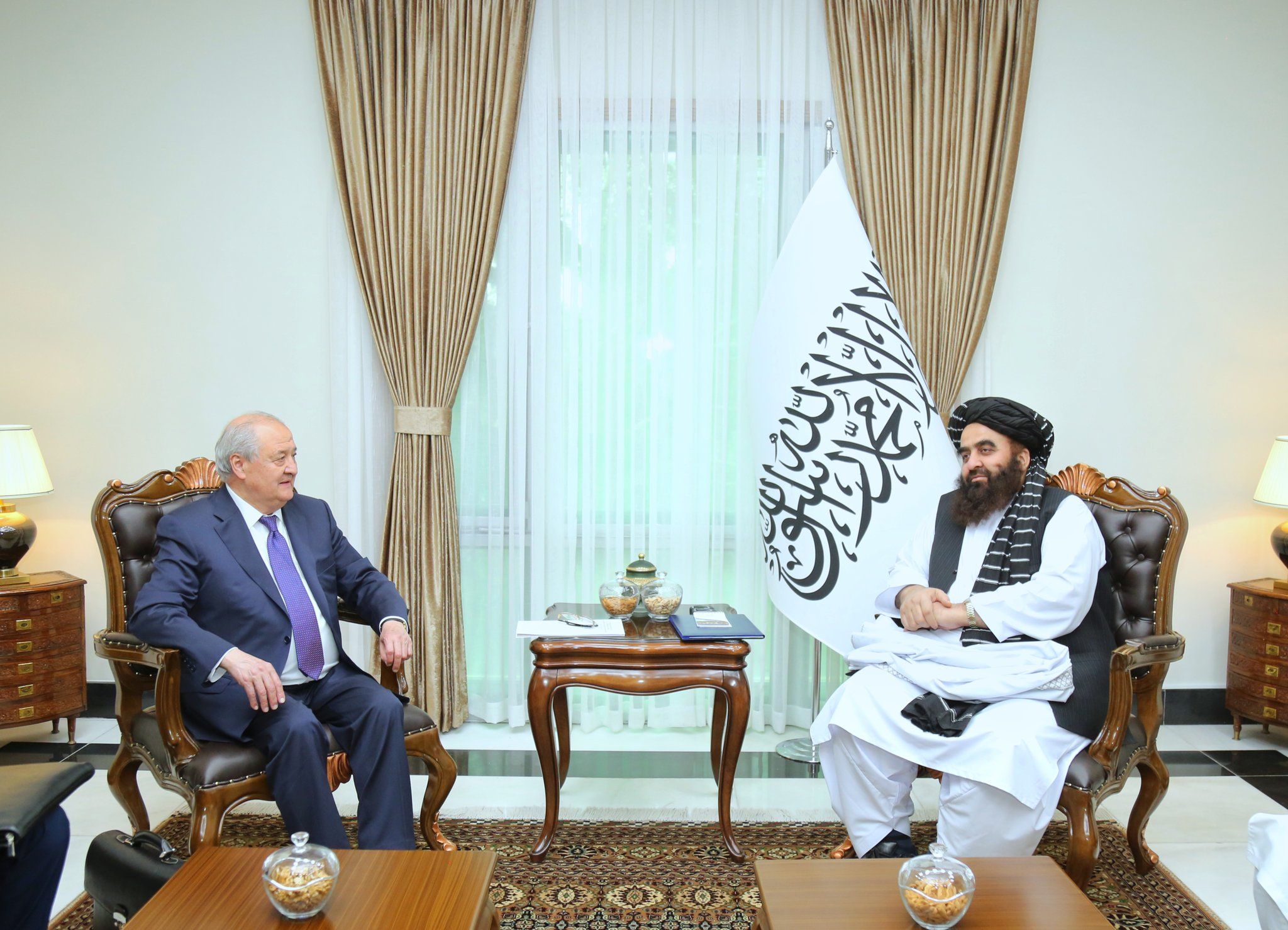 متقی در دیدار با کاملوف خواهان دعوت طالبان به نشست‌های منطقه‌ای شد